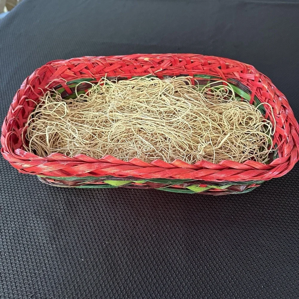 Wicker Holiday Basket Green Red with Straw Grass 12